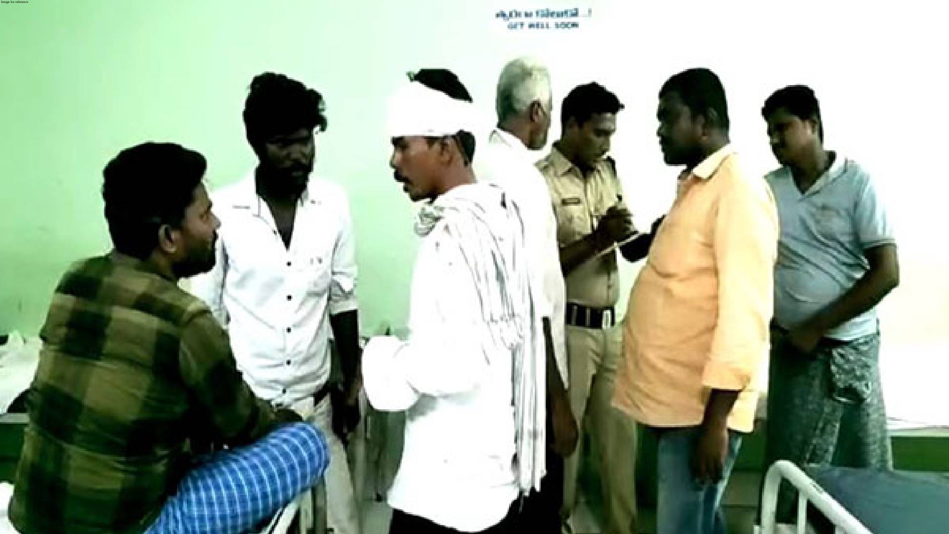 Andhra: YSRCP, TDP workers clash in Nellore, seven injured